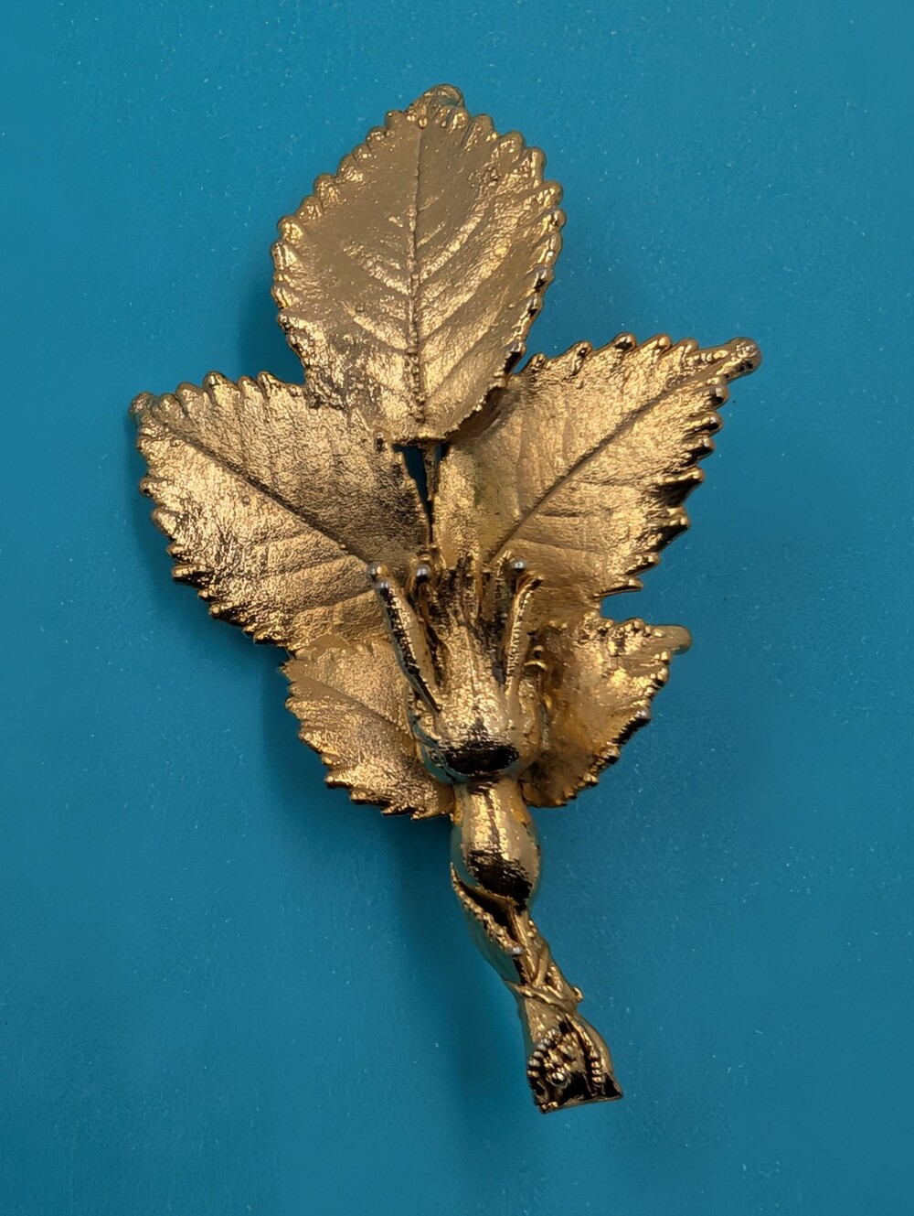 Vintage Gold Tone Leaf & Flower Bud Brooch Pin C49 - Picture 4 of 6